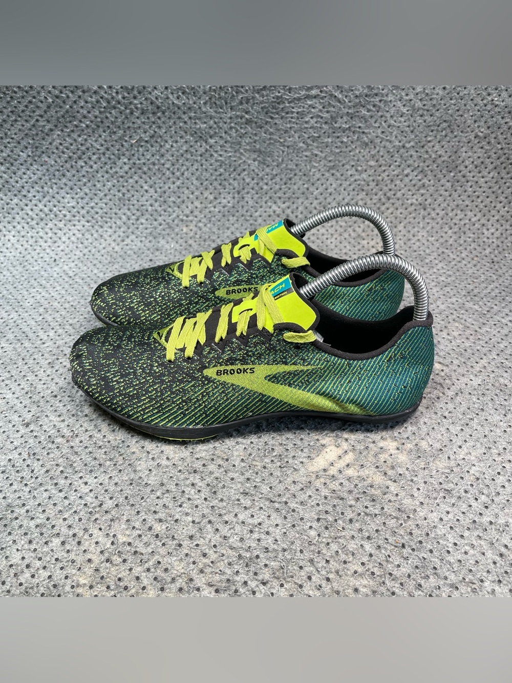 Brooks Mach 19 Spikeless Shoes Size 8 Women’s 6.5 Men’s